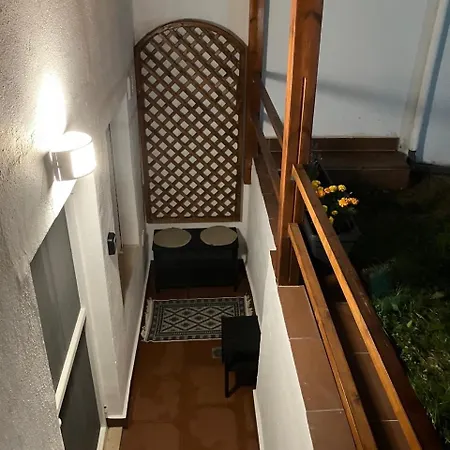 Yellow Submarine * Skála Foúrkas