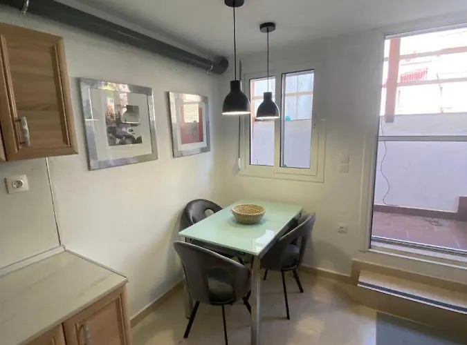 Yellow Submarine * Skála Foúrkas