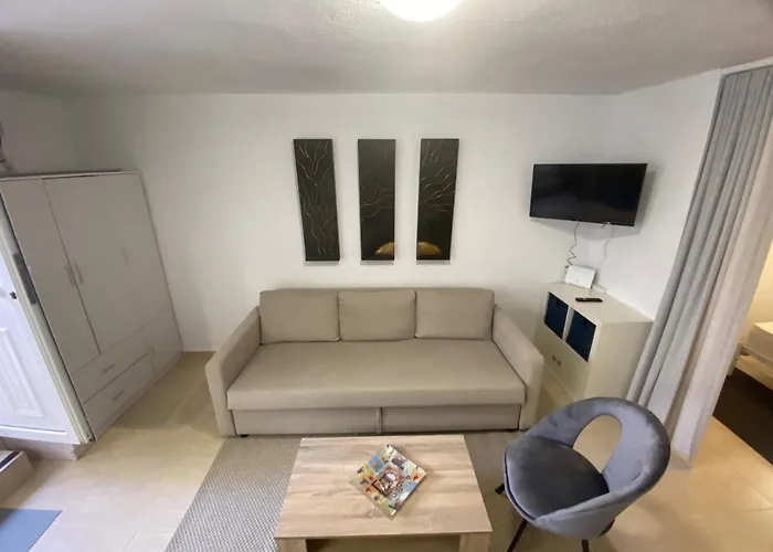 Yellow Submarine * Skála Foúrkas