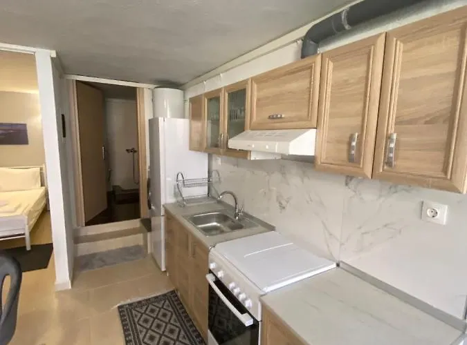 Yellow Submarine * Skála Foúrkas